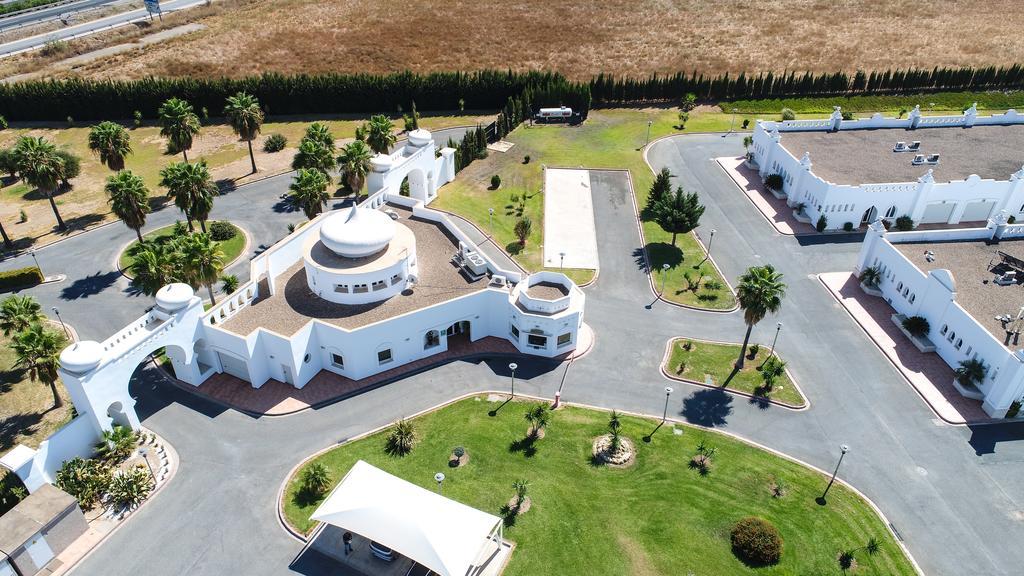Hotel Alkalat Alcala de Guadaira Exterior photo